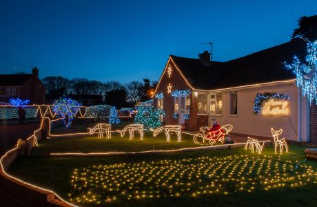 Professional christmas light installation in georgia what homeowners should know