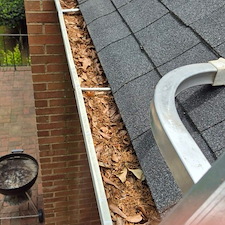Professional-Gutter-Cleaning-Performed-In-Winder-Georgia 1